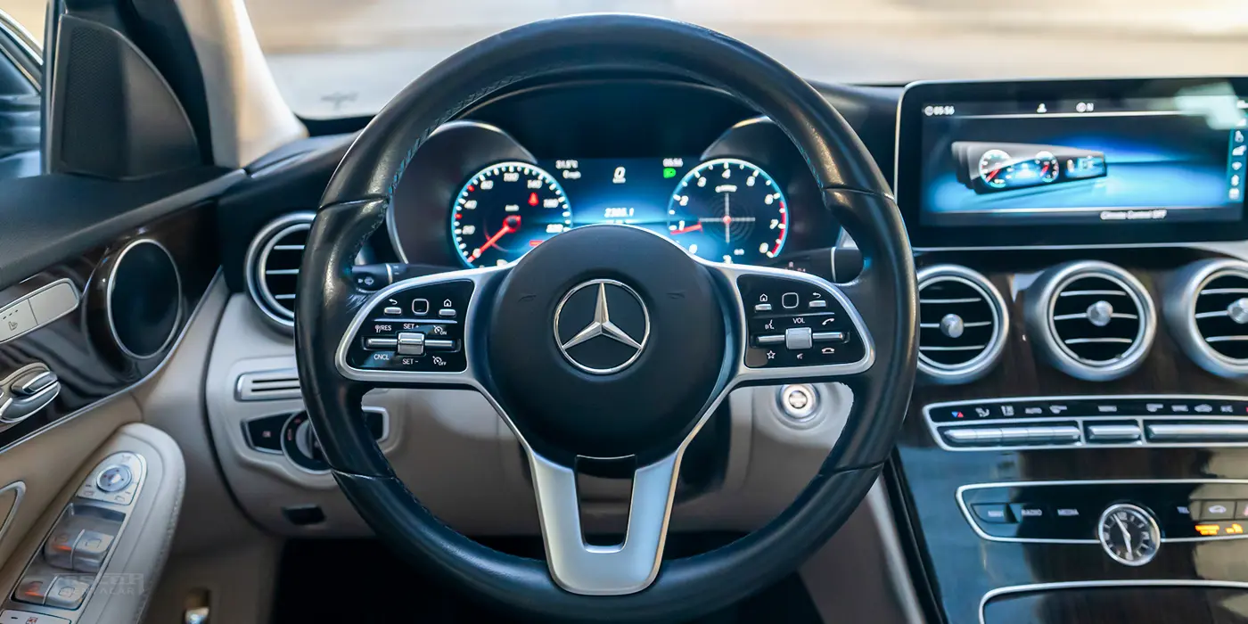 Mercedes C300 - Black - 2019 - E 49512 inside 2